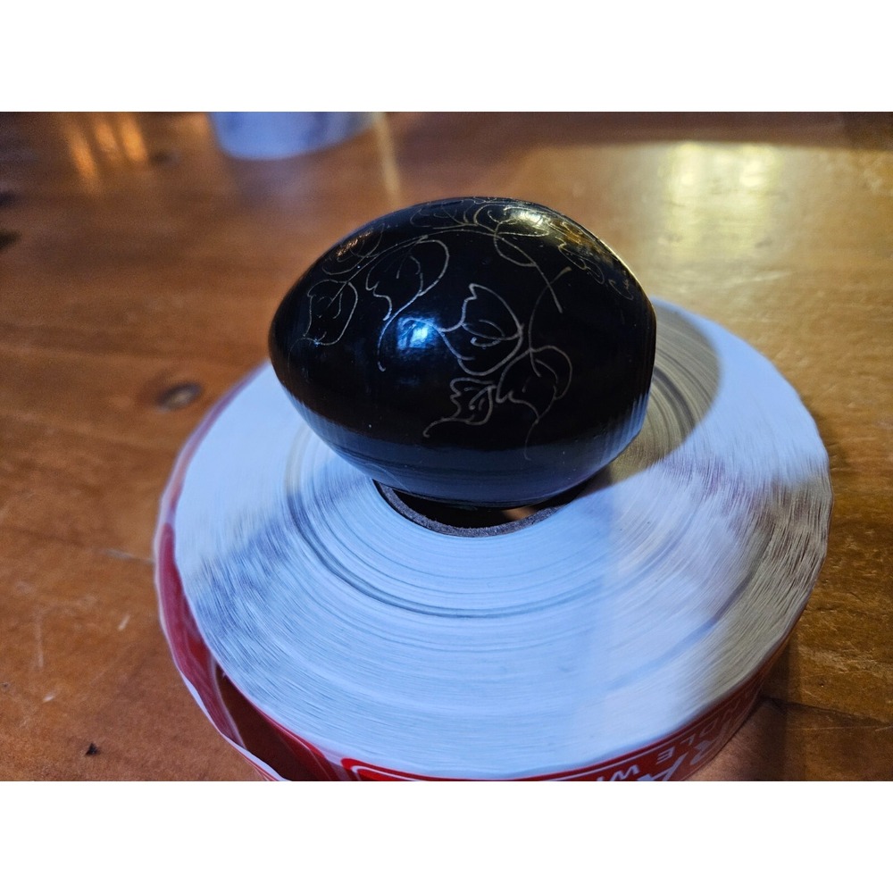 VINTAGE RUSSIAN USSR LACQUERED HAND-PAINTED FLOWERS ON FLORAL WOODEN EGG, SIGNED - Picture 7 of 16